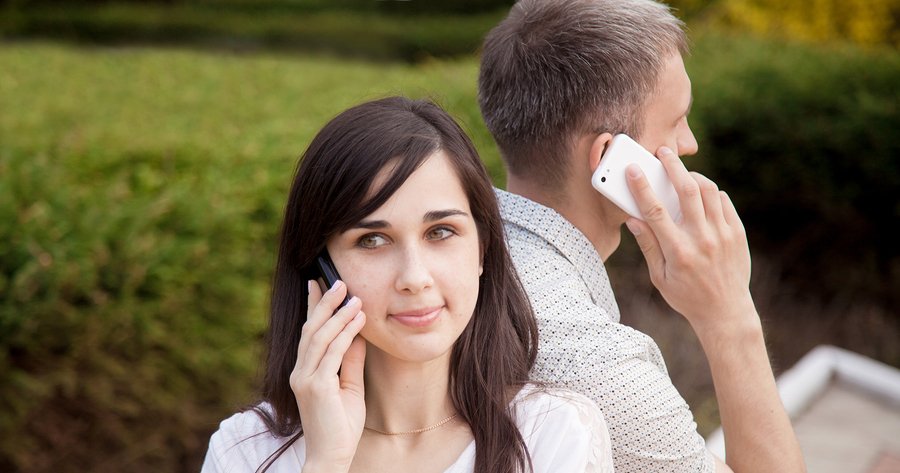 Ignoring Your Mate For Your Phone | Natural Health Blog