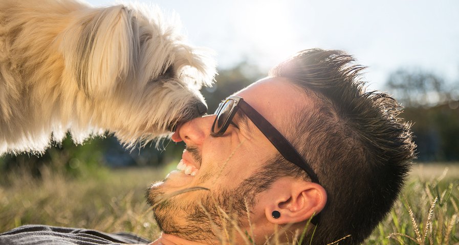 Pet Kisses: Good or Bad? | Natural Health Blog